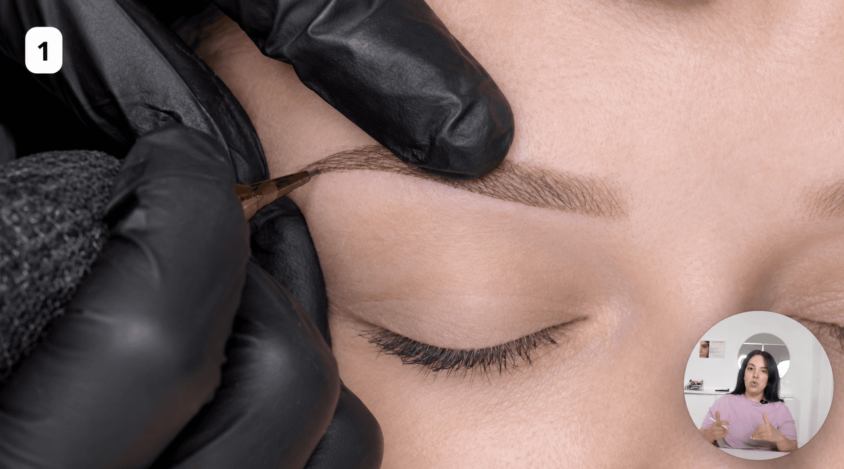 Retouche fixatrice d'un tatouage des sourcils semi-permanent