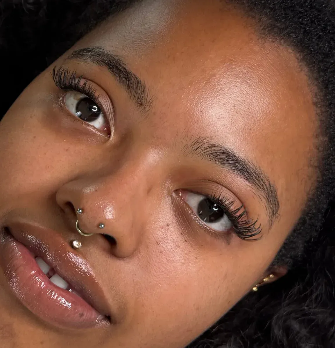 Permanent makeup on dark and olive skin: what changes