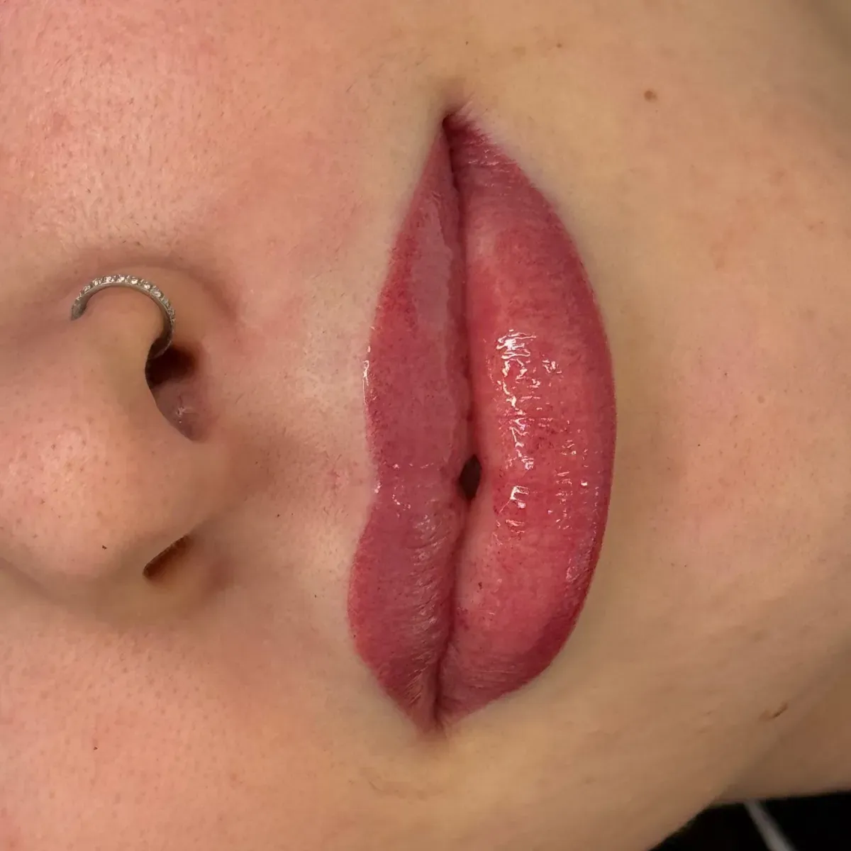 Bold full lip color right after the session