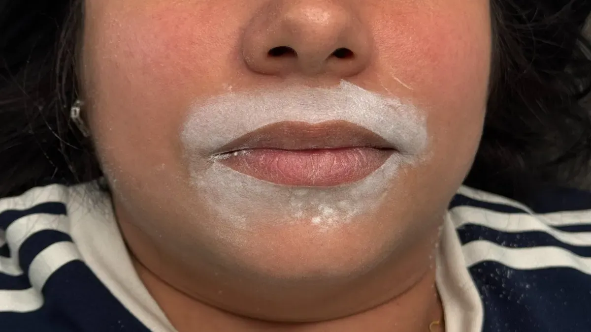 The lip drawing before pigmentation