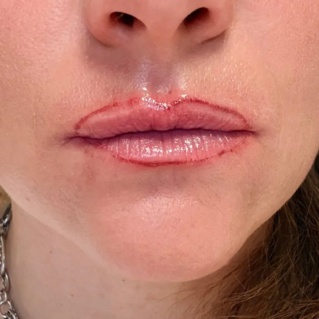 Un perfilado que se sale demasiado del labio