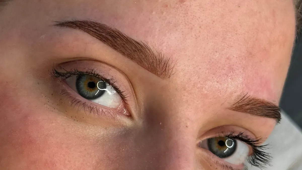 The same powder brows right after the session