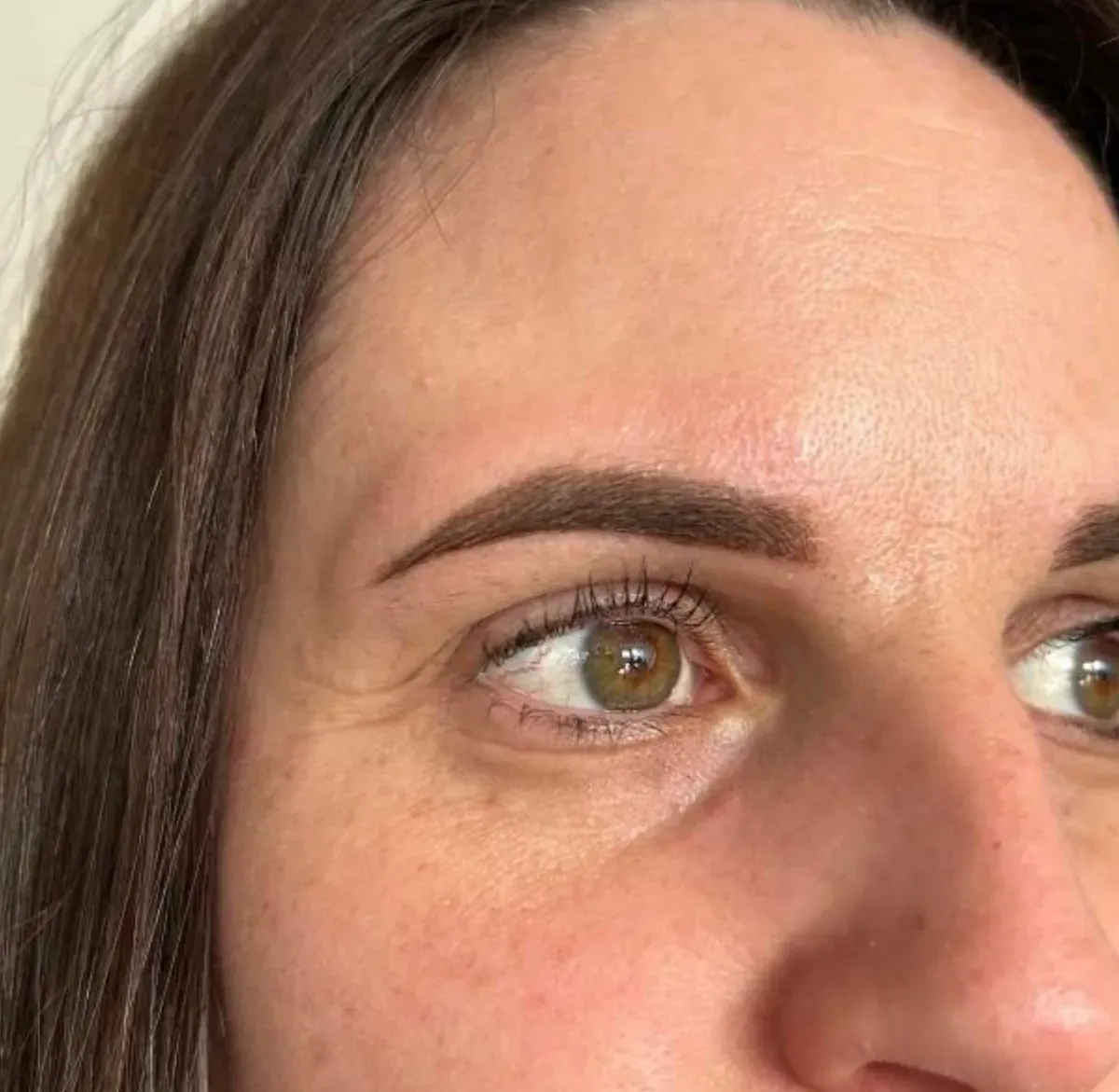 Slight swelling of the brow right after pigmentation